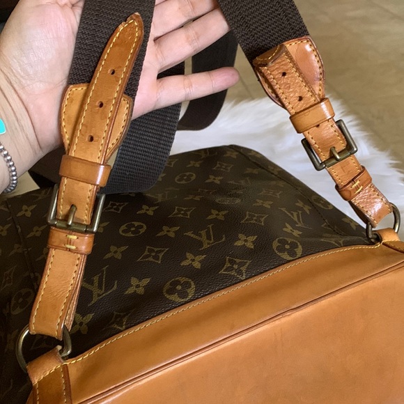 Louis Vuitton Montsouris GM Monogram Backpack - Picture 13 of 17